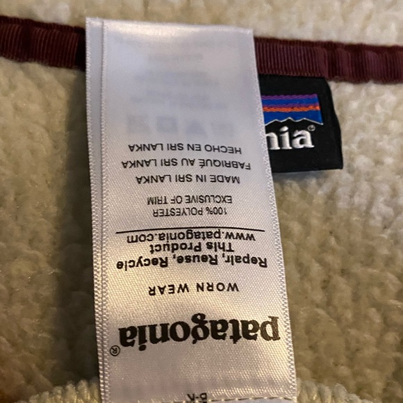 Patagonia hooded Sherpa jacket. Size medium. - Picture 4 of 4